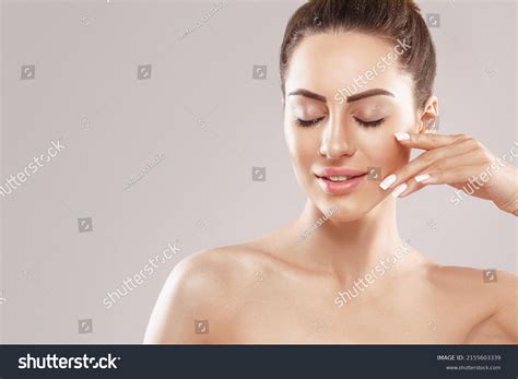 Portrait Beauty Model Natural Nude Make Stock Photo 2155603339