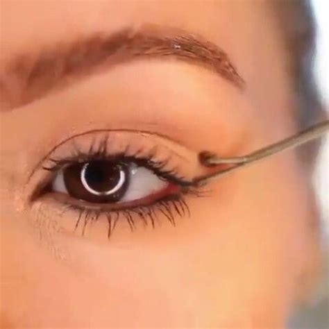 Eyeliner Hack Using A Bobby Pin By Beautybybdafollow Teeka