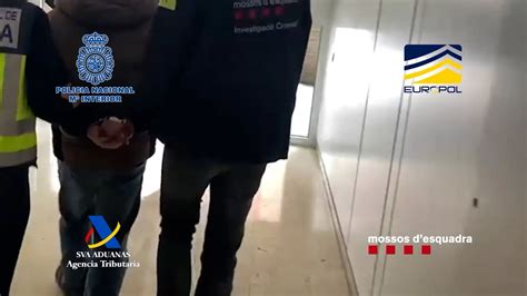 Vídeo Detenidos dos miembros de un grupo dedicado al tráfico de armas