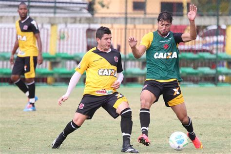 Bola Parada Vira Tormento E Vasco Treina Para Evitar Novos Insucessos