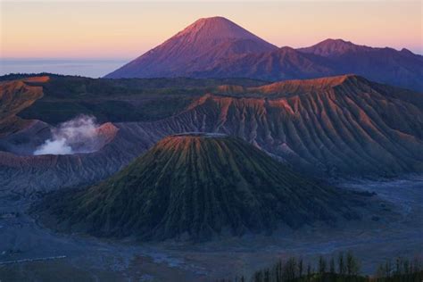 Wisata Gunung Bromo Kembali Dibuka Untuk Umum