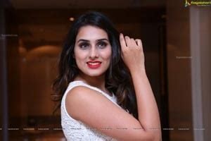 Nikitha Chaturvedi Hot Photos Page
