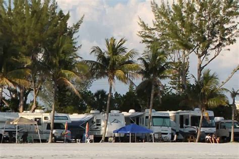 Top 4 RV Parks Fort Myers, Florida - Floridaing