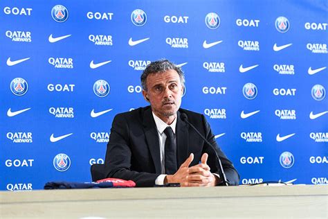 Foot PSG Le Parc Des Princes La Fait Souffrir Luis Enrique Passe