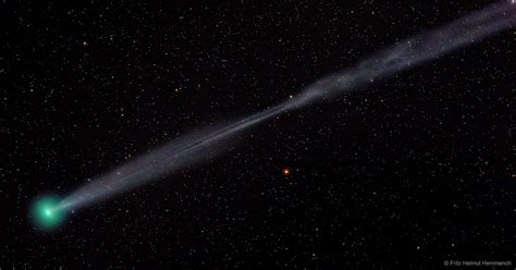 APOD: 2017 April 25 - A Split Ion Tail for Comet Lovejoy E4