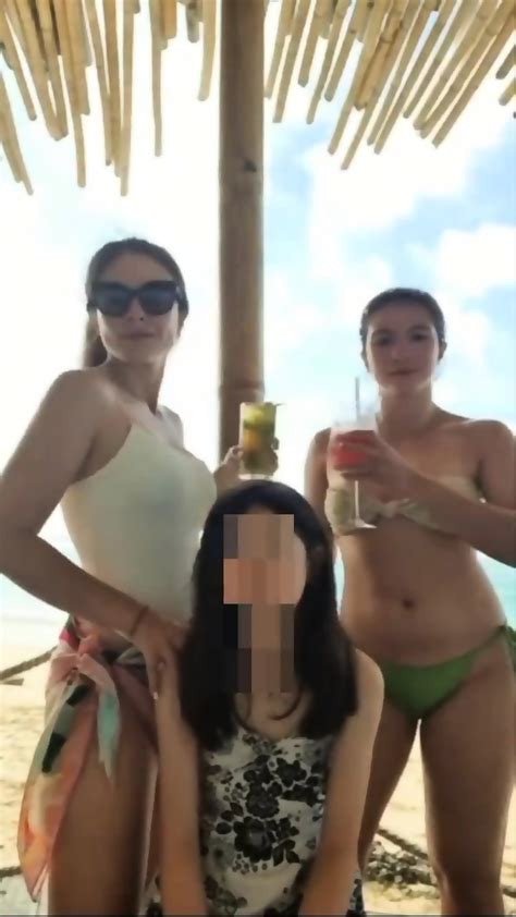 MARLBOROQUEENSEX GADIS BODDY MANTAP SEXY BIKINI GREEN