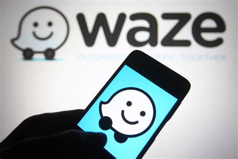 Waze now helps you navigate roundabouts, alerts you about speed limit