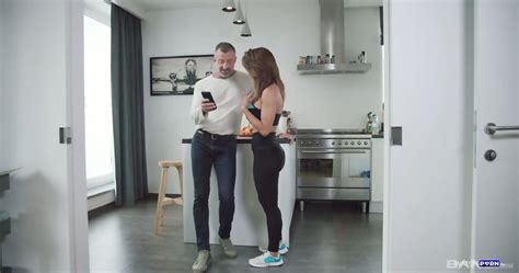 Vittoria Divine Vittoria Divine Has Anal And Swallows Pascal White