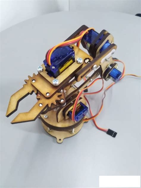 Brazo Robotico Arduino Servos Sg Dof Grados Libertad Acrilico