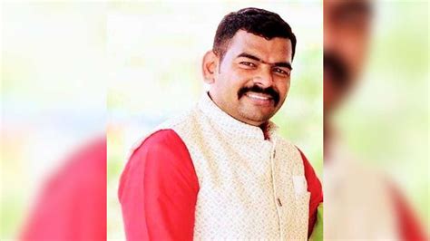 Sachin Tendulkars Security Guard Shoots Self In His Hometown Probe On