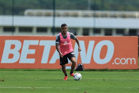 Allan destaca intensidade dos treinos do Atlético MG Vamos estar