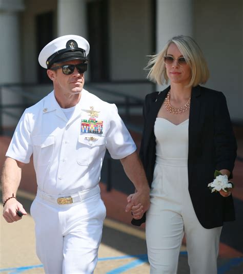 Eddie Gallagher Trial Verdict Navy Seal Not Guilty In Isis Detainees