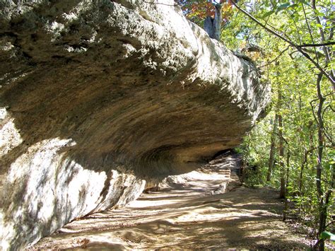 File:Smith rock shelter.jpg - Wikimedia Commons