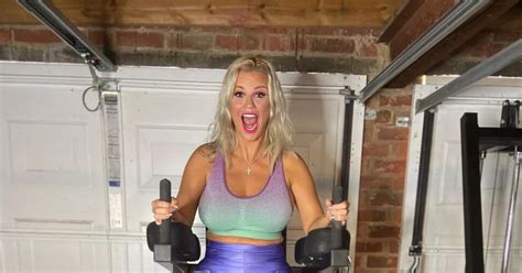 Kerry Katona Stuns Fans With Her Abs In A Crop Top And Microscopic Hot Pants Mirror Online