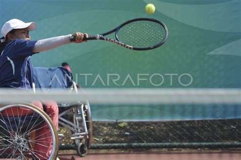 Latihan Cabor Tenis Lapangan Kursi Roda Antara Foto