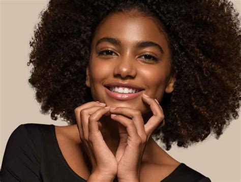 Coupe de cheveux idéale pour visage rond et traits généreux Caratello