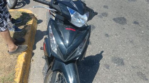 Una motociclista herida tras un accidente en la Avenida San Martín El