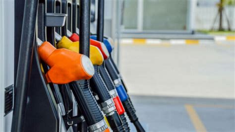 Carburantii Continua Sa Se Ieftineasca Noile Preturi Stabilite De Anre