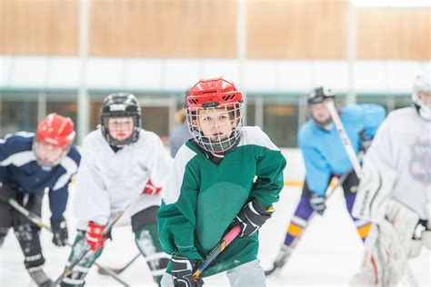 10 Tips For Introducing Kids To Ice Hockey - Banff Hockey School