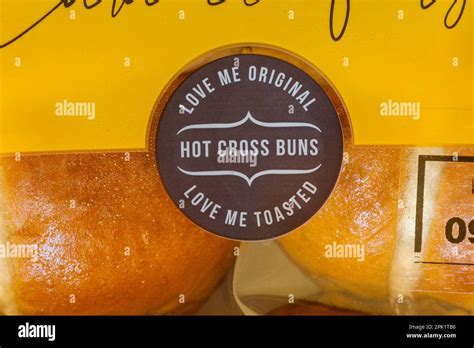 Love Me Original Love Me Toasted Hot Cross Buns Detail On Pack Of Banoffee Hot Cross Buns