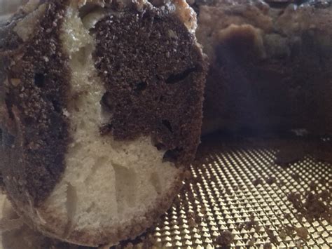 Ciambella cacao, vaniglia e glassa alle mandorle | Le dolci ricette di