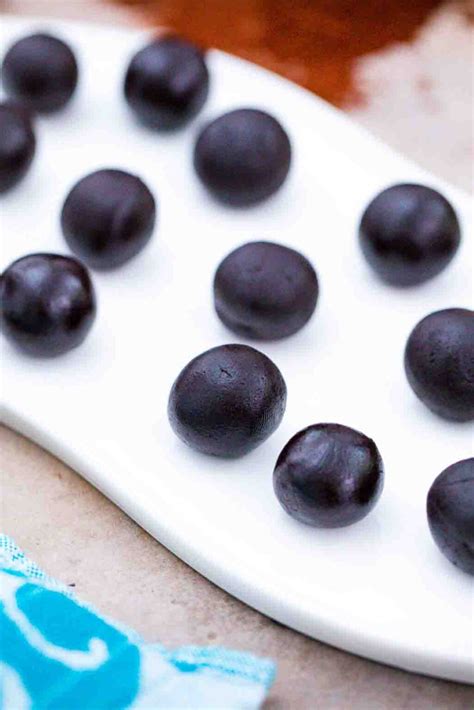 2 Ingredient Chocolate Truffles Sweet And Savory Meals