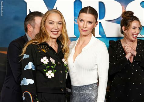 Betty Gilpin Nude OnlyFans Leaks Fappening FappeningBook