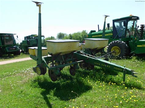 John Deere 7000 Planting And Seeding Planters John Deere Machinefinder