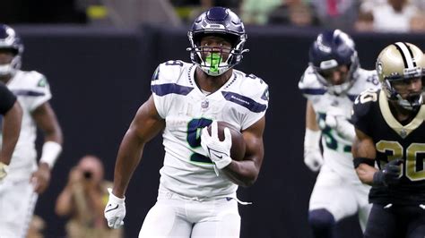 Can T Miss Play Seattle Seahawks Running Back Kenneth Walker Iii