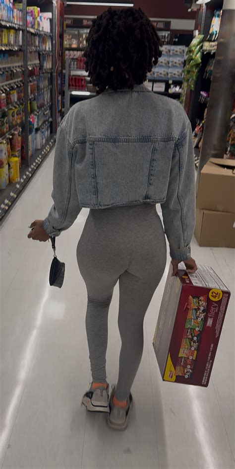 Great Ass On Ebony In One Piece Bending Over Spandex Leggings Yoga Pants Forum