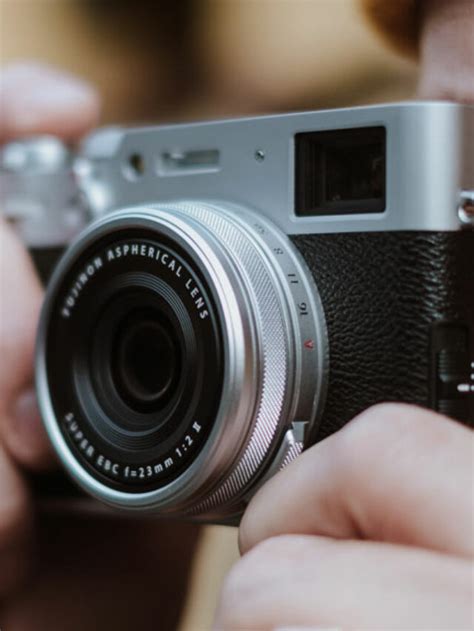 Fuji X F Vs X V The Main Differences Mirrorless Comparison