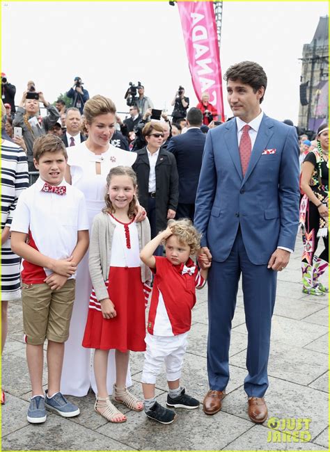 Canadian Prime Minister Justin Trudeaus Wife Sophie Tests Positive For