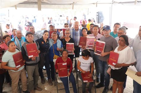 Entrega Gobernador Vcc T Tulos De Propiedad A Familias De Colonias