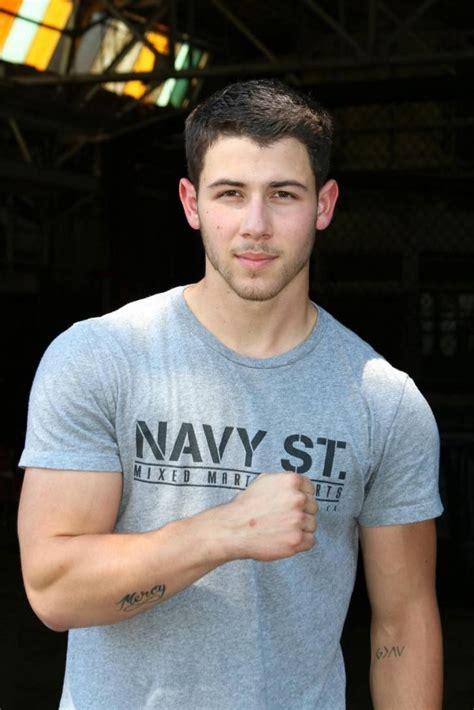 FUCK YEAH NICK JONAS SHOWING OFF HIS ABS For Like A Crazy Hypnotic Second AT A GAY CLUB