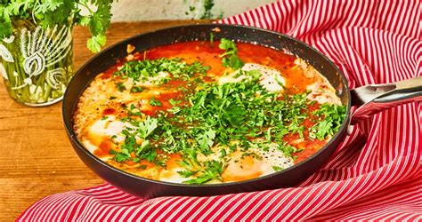 Nem tudom mit főzzek Csicseris shakshuka és pulykás rakott karfiol