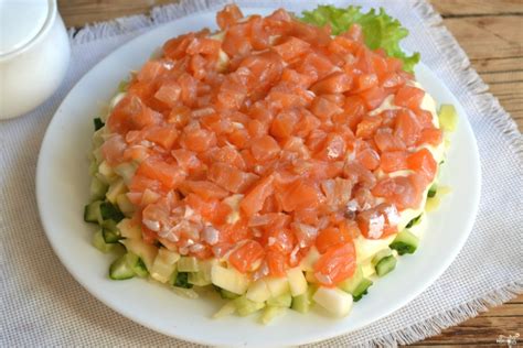Салат "Новогодний" из семги - пошаговый рецепт с фото на Повар.ру