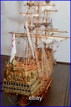 Sovereign Of The Seas Ship Model W Case Table Scale Mantua