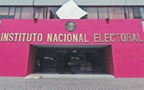 Aprueba comisión del INE boletas para las primeras elecciones