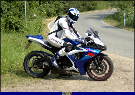 Blue And White Suzuki Motorcycles Hi Res Stock Photography And Images