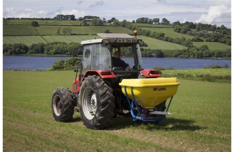 Fleming Wagtail Fertiliser Spreaders Medland Sanders Twose Ltd MST