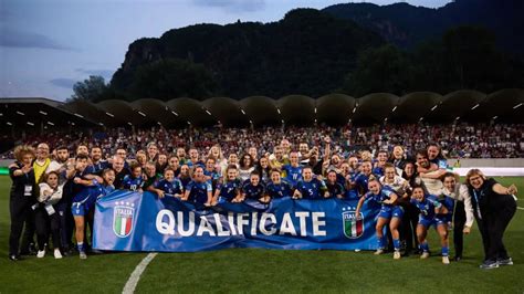 Calcio Femminile Le Azzurre Volano A Euro 2025