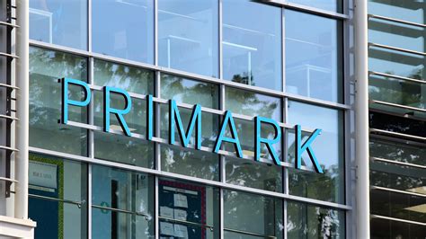 Huge queues form as primark hull launches its latest collection 2