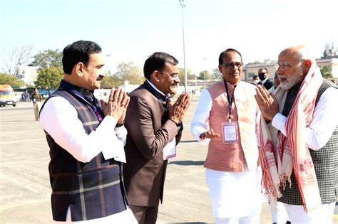 Pm Modi Arrives In Indore To Attend Pravasi Bharatiya Divas