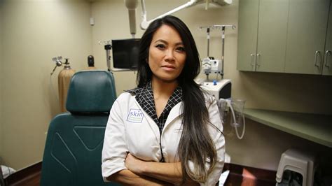 Dr Pimple Popper Shares Photos From Season 3 Premiere