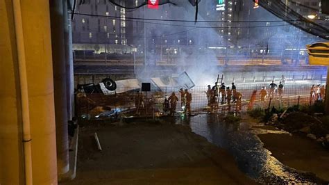 Bus stürzt von Brücke in Venedig mindestens 20 Tote viele Verletzte