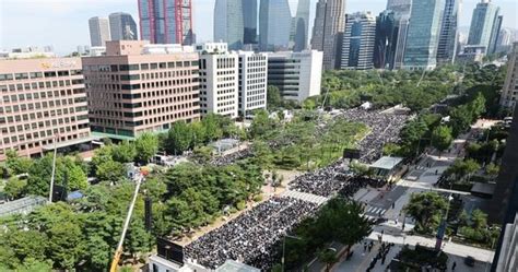 칼각 질서 빛난 20만 교사집회또 보자 경찰이 인사 건넸다 중앙일보