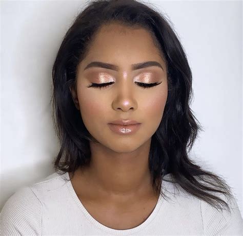 Makeup Glowy And Nude Maquillage Lumineux