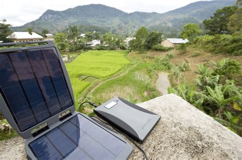 How to make a solar powered laptop charger - Ecofriend