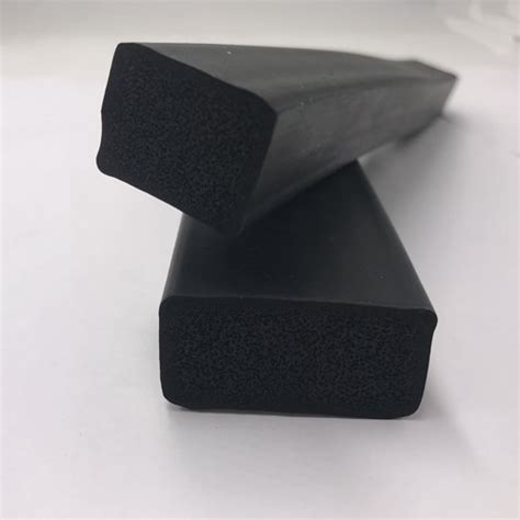 Soft Epdm Sponge Rubber Sealing Strip Omit Rubber