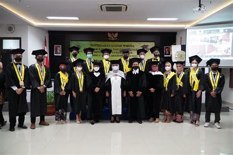 Wisuda Program Sarjana Filsafat Periode II 2021 2022 Fakultas Filsafat